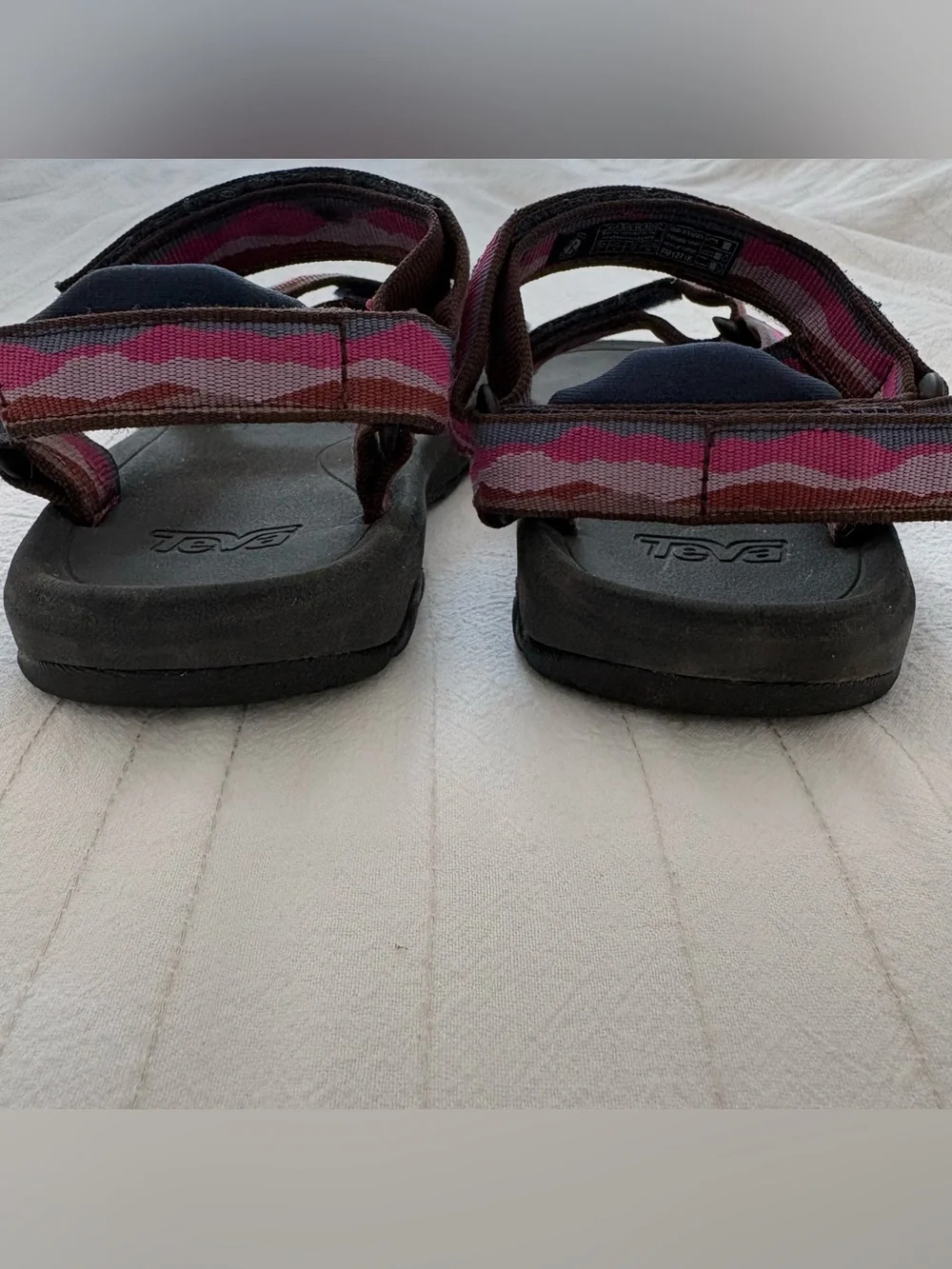 Teva Hurricane XLT 2 Sport Sandal Waves Pink Size 3 Youth Outdoor Hiking